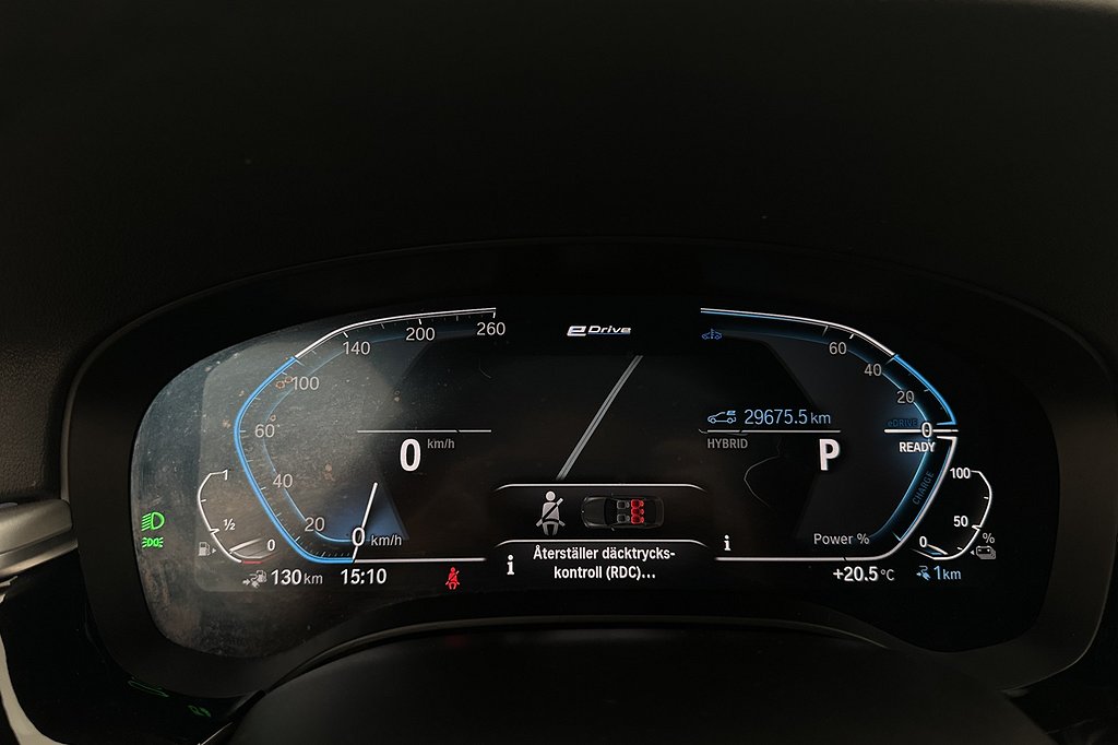 BMW 530e xDrive 292hk Cockpit B-Kamera Navi CarPlay MOMS