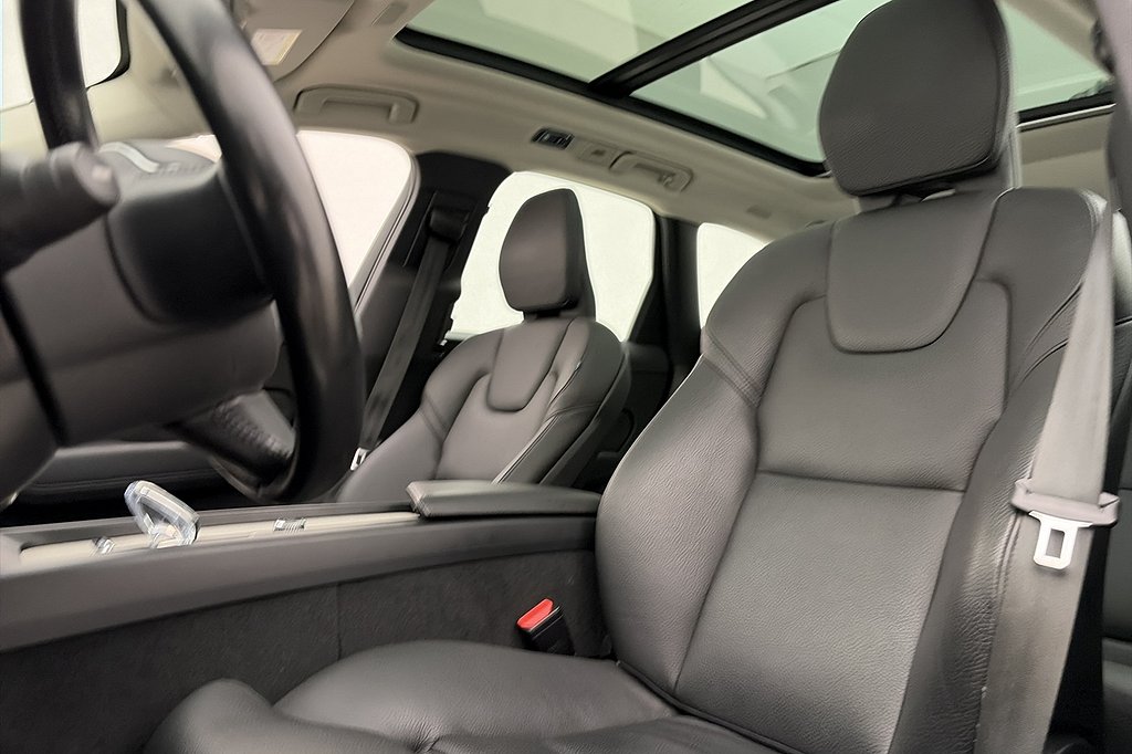 Volvo XC60 T6 Recharge AWD Inscription Pano Värm Drag Kamera