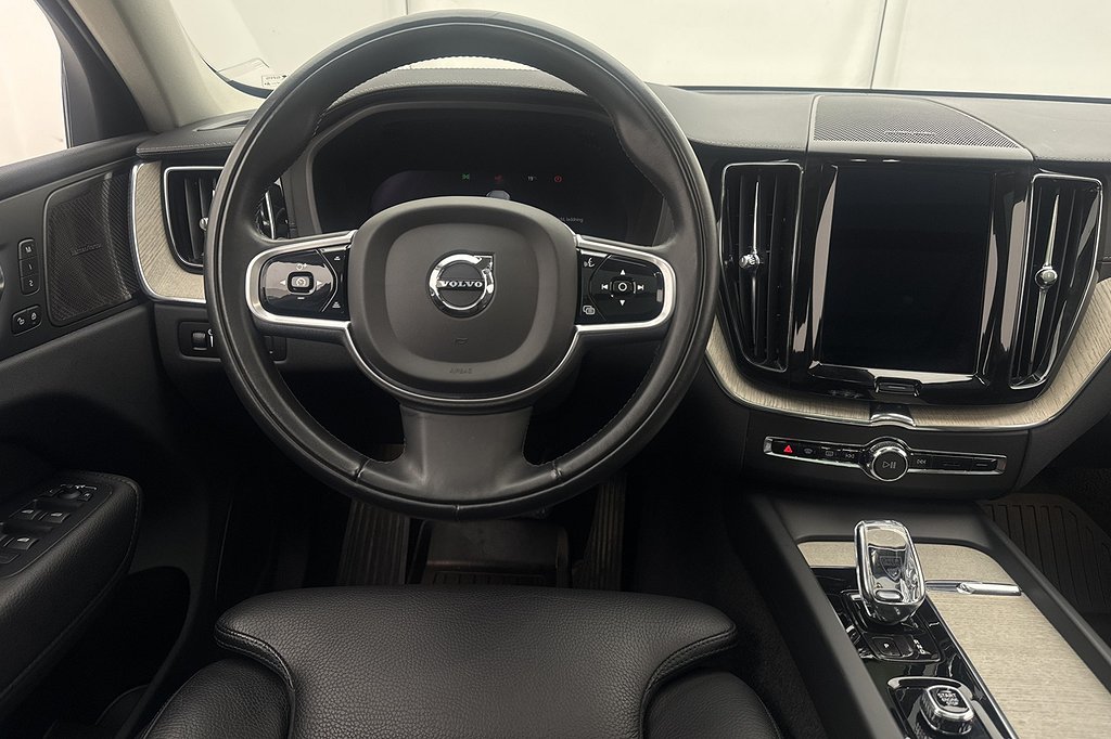 Volvo XC60 Recharge T6 AWD Inscription Pano Drag H/K Värmare