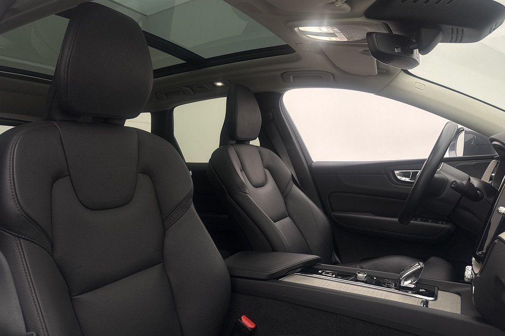Volvo XC60 Recharge T6 AWD Inscription Pano Drag H/K Värmare