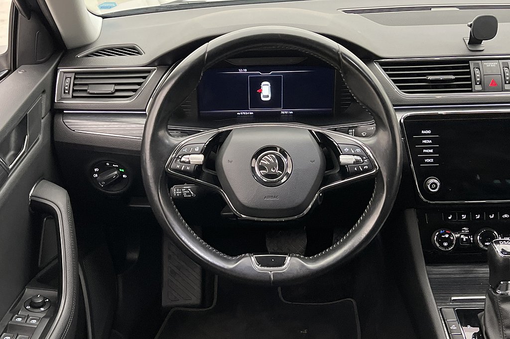 Skoda Superb iV Plugin Business Värm Drag Canton Kamera