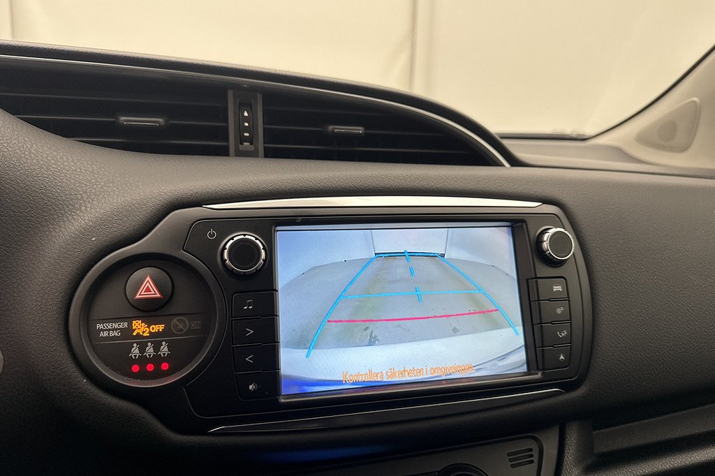 Toyota Yaris Hybrid e-CVT Executive Pano Kamera Farthållare