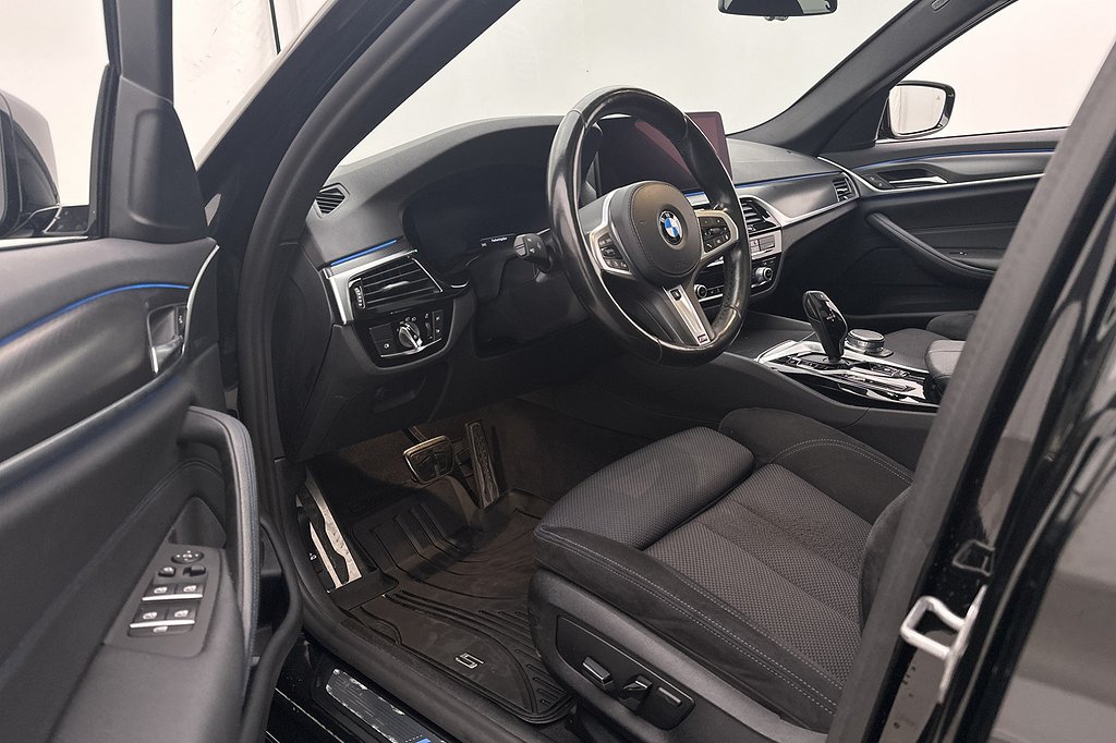 BMW 530e Touring 292hk M Sport Pano 360° HUD Drag Ambient