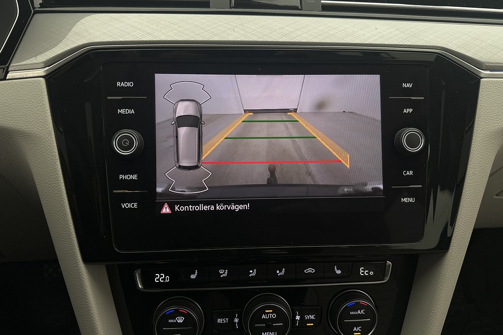 Volkswagen Passat GTE Panorama Dragkrok Kamera Skinn CarPlay