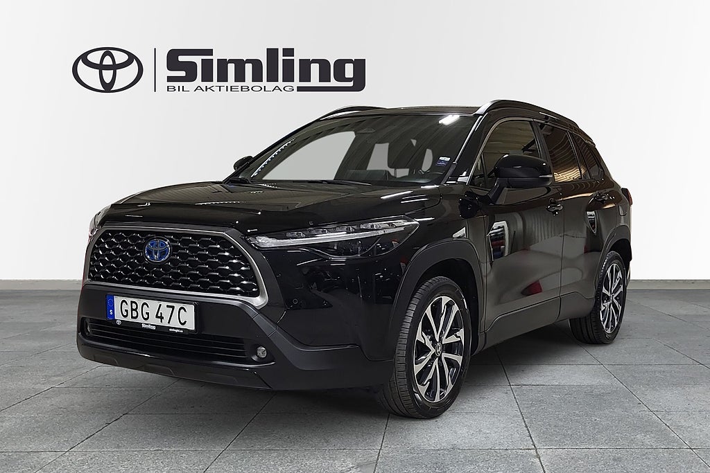Toyota Corolla Cross 2,0 Hybrid AWD-i  Executive / Panorama / Skinn / JBL / V-hjul