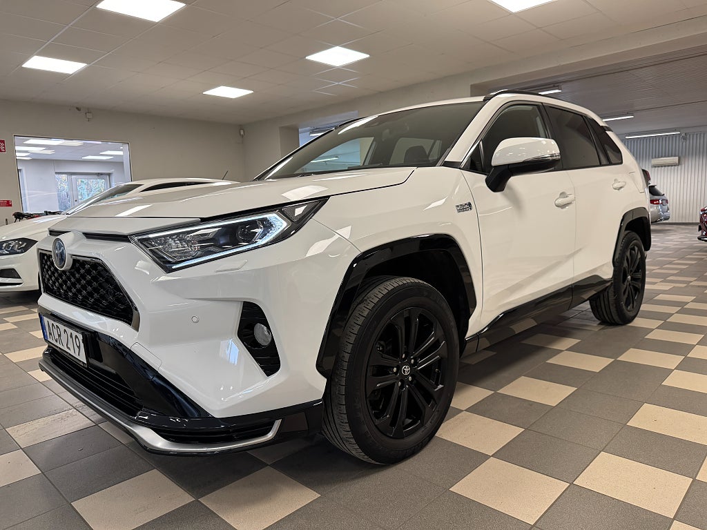 Toyota RAV4 Plug-in Hybrid Launch Edt AWD B-Kamera Drag 306 Hk
