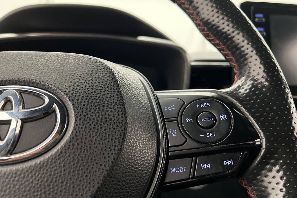 Toyota Corolla Hybrid GR Sport Kamera CarPlay Sportstolar