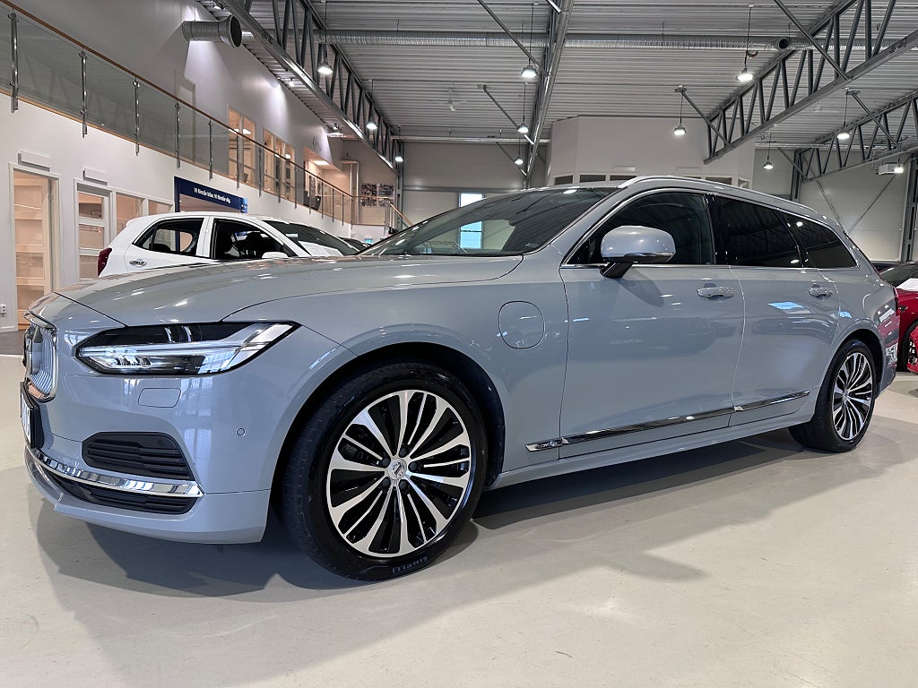 Volvo V90 Recharge T6 AWD Geartronic Core/ Drag / 360 / BLIS