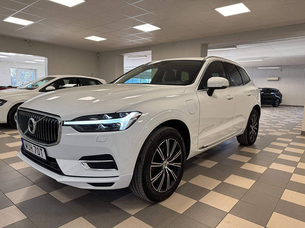 Volvo XC60 Recharge T6 AWD Inscription H/K Skinn Panorama Drag Navi