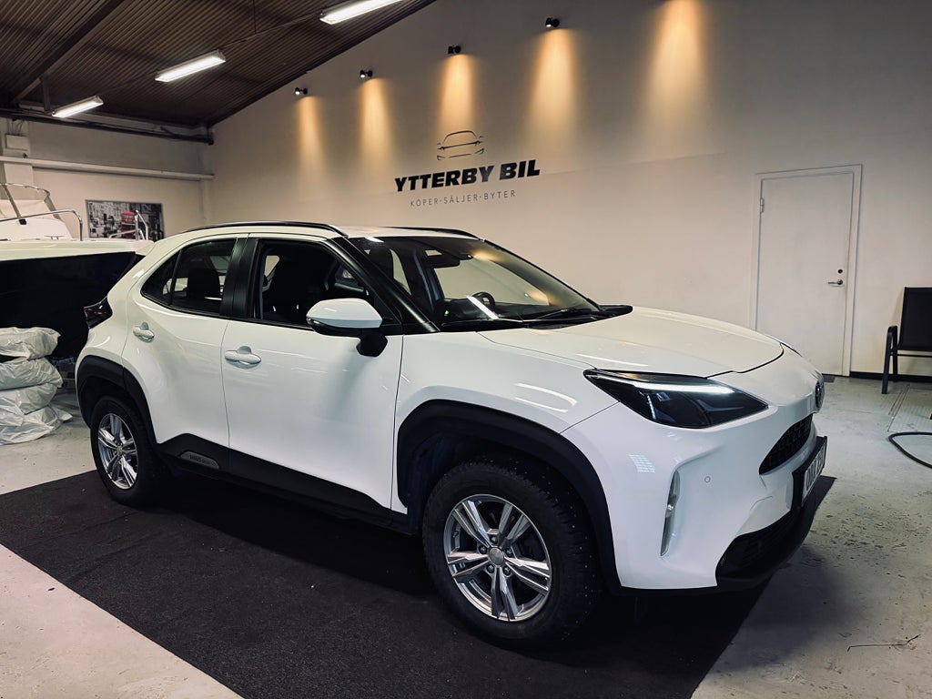 Toyota Yaris Cross Hybrid AWD-i e-CVT Active EU6 B-Cam MOMS