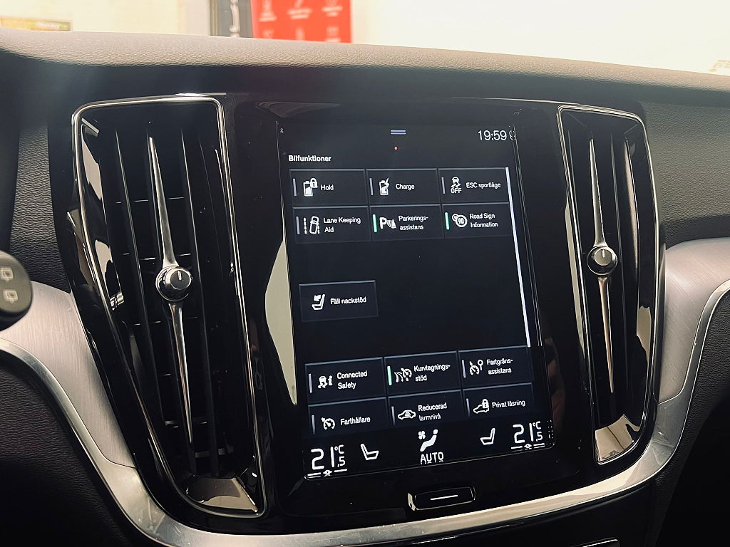 Volvo V60 Recharge T8 AWD Geartronic Momentum Dragkrok