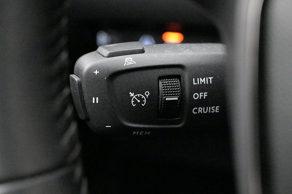 Peugeot 208 Allure pack Kamera Tonade Rutor Navi