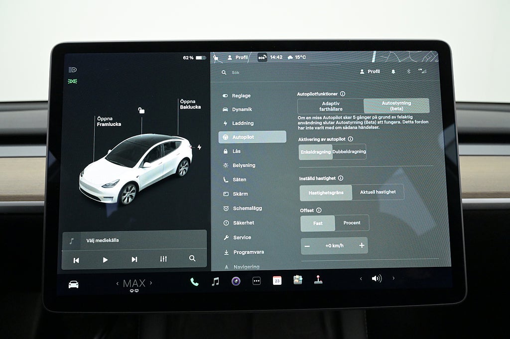 Tesla Model Y Long Range AWD (Autopilot) Pano