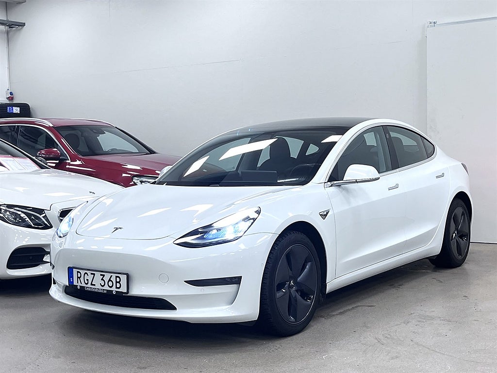 Tesla Model 3 LONG RANGE AWD PANORAMA 1-ÄGARE *MOMS* S&V HJUL