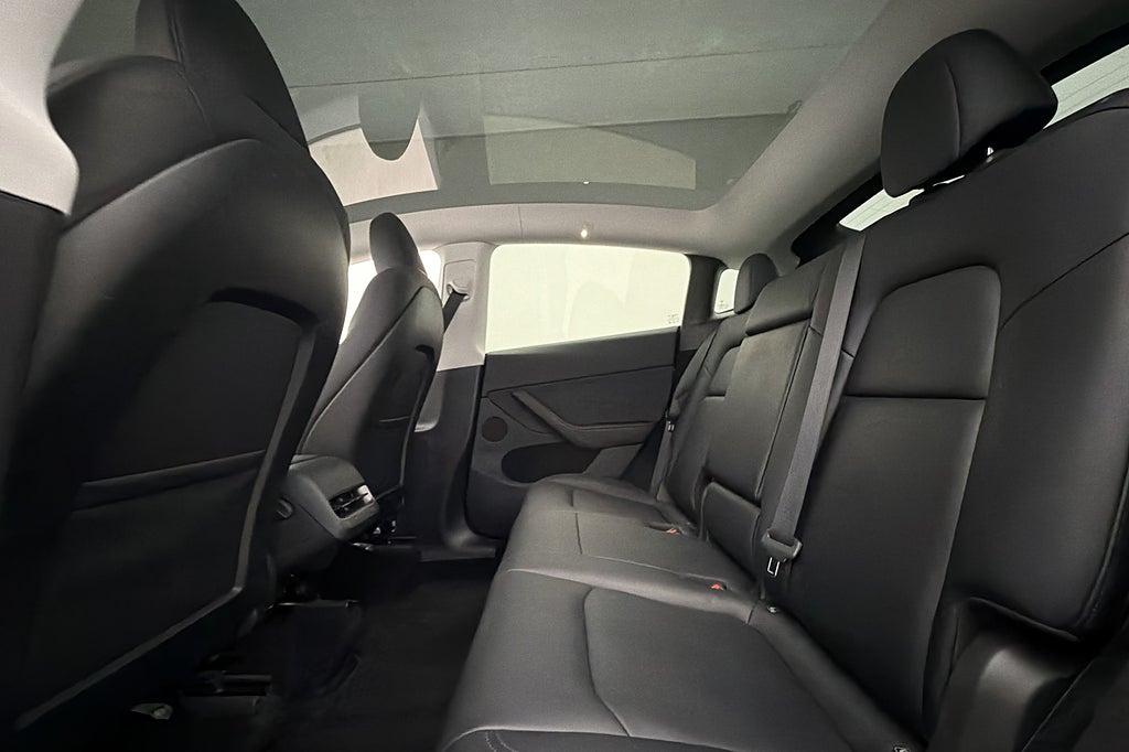 Tesla Model Y Long Range AWD Autopilot Sv-Såld MOMS