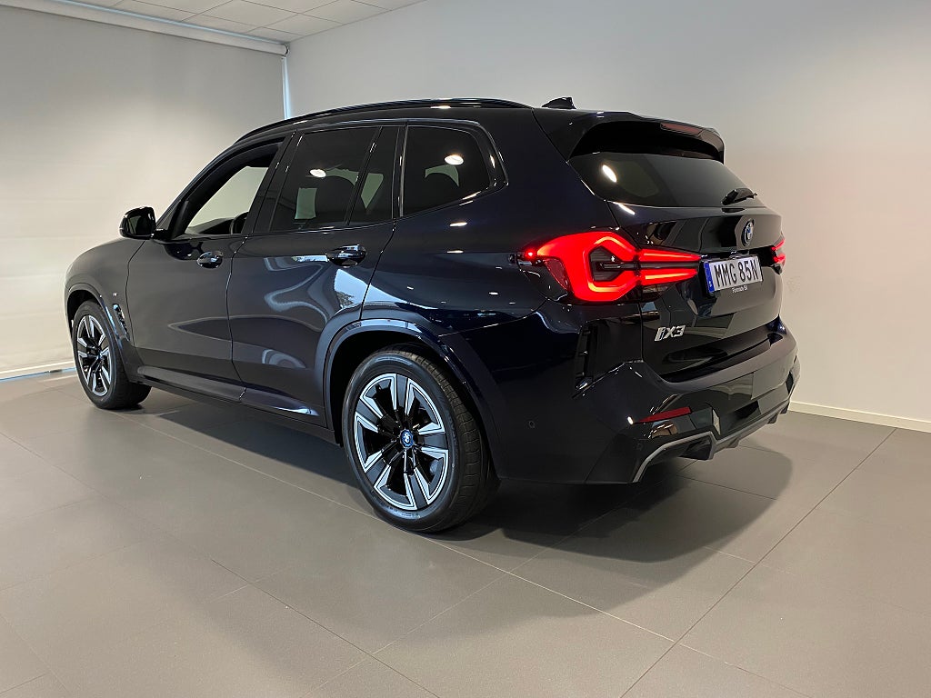 BMW iX3 Charged M Sport Panorama Rattvärme