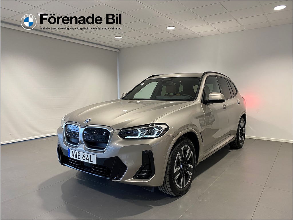 BMW iX3 M-Sport Panorama El stol med minne Rattvärme Drag