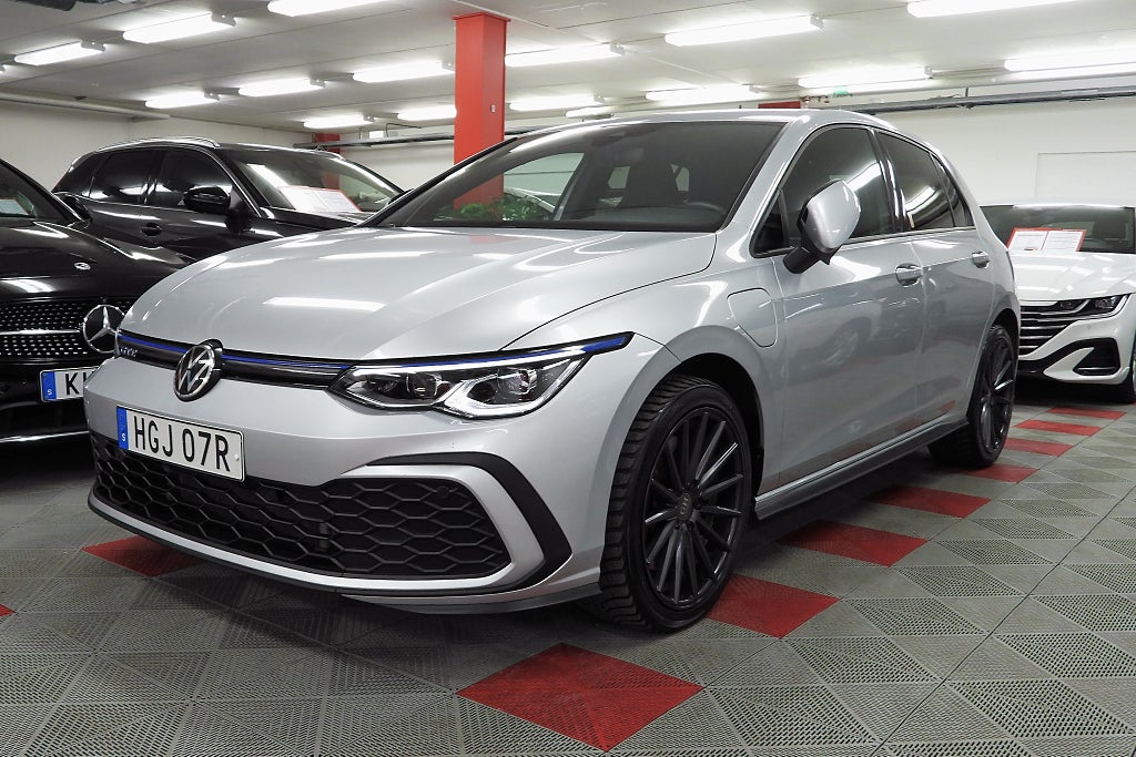 Volkswagen Golf GTE 1.4 TSI Plug-in Hybrid ACT Cockpit Värmare Ränta fr 1.95%