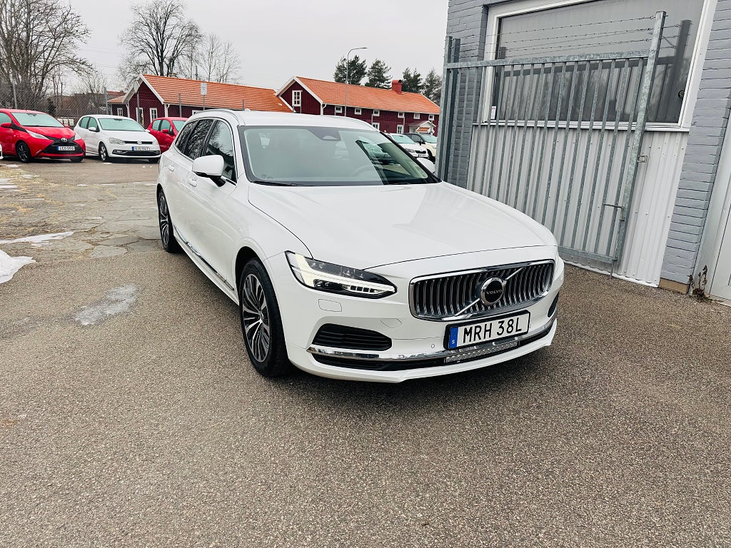 Volvo V90 T6 AWD 350HK RECHARGE / CORE BRIGHT / DRAG / VÄRMARE