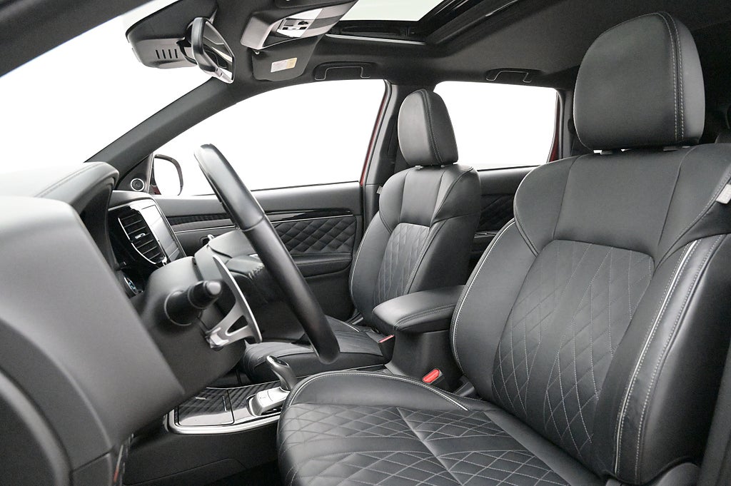 Mitsubishi Outlander PHEV S-Edition Läder Pano 360 Drag