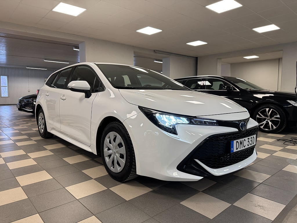 Toyota Corolla Hybrid e-CVT Life B-Kamera M/k värmare Euro 6