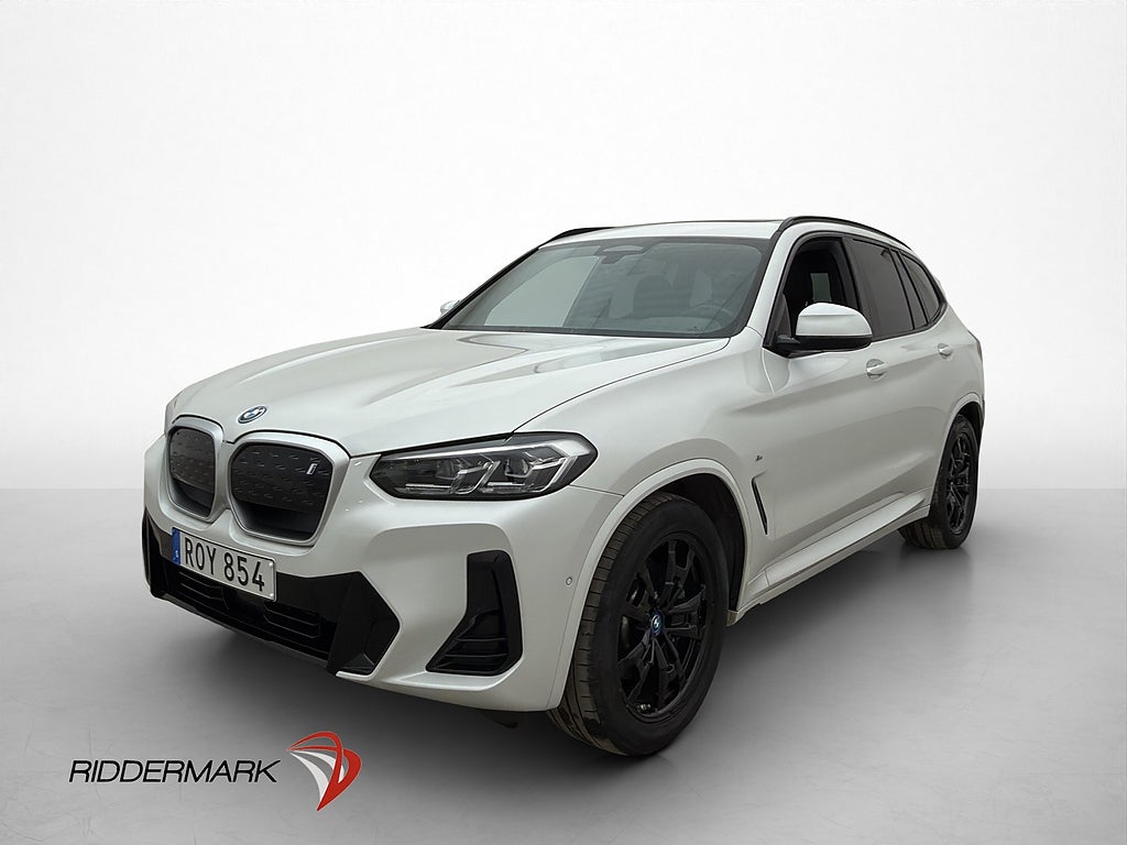 BMW iX3 M Sport Charged Pano Kamera Skinn Drag BLIS