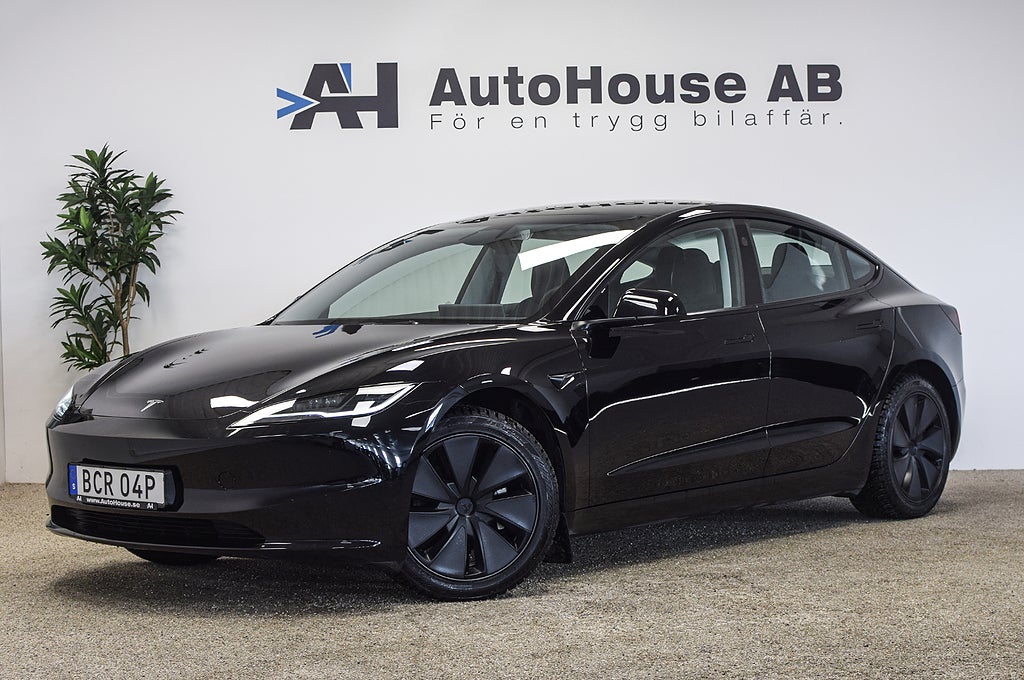 Tesla Model 3 Long Range AWD Highland Utökad Autopilot Svensksåld