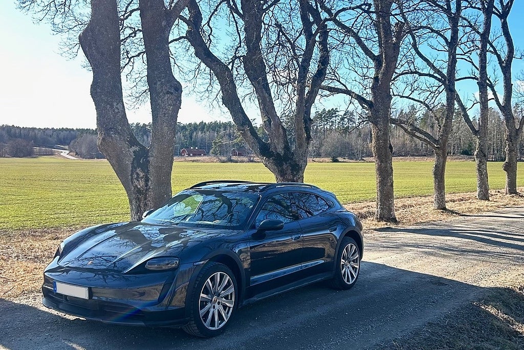 Porsche Taycan 4 Cross Turismo MOMS 5-sits Bakaxelstyrning