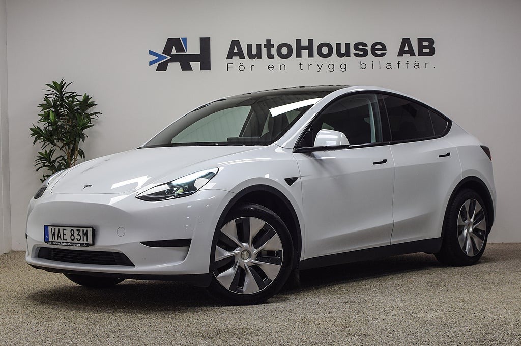Tesla Model Y Standard Range Dragkrok Nybilsgaranti Svensksåld
