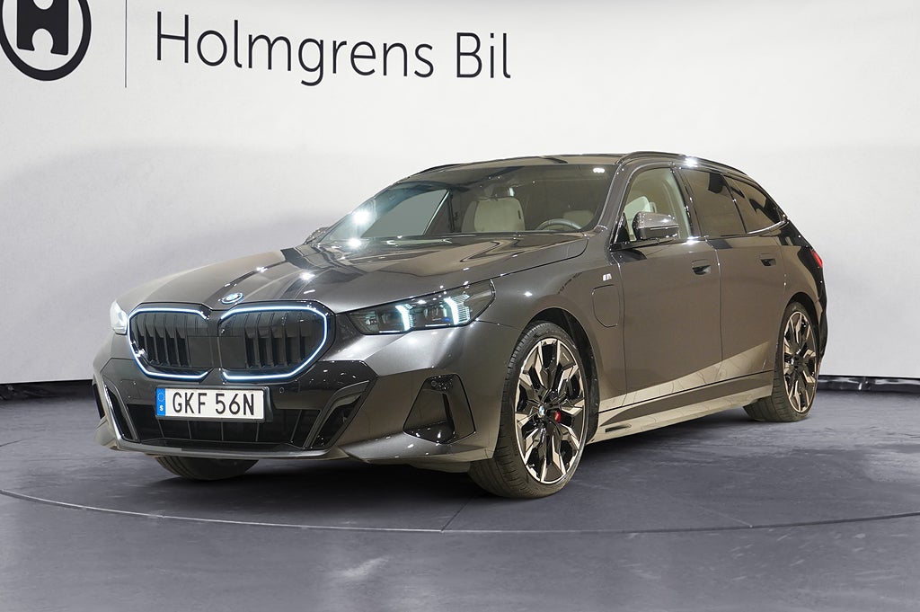 BMW 550 e xDrive Touring M Sport Business Edition, Panoramglastak, Dap,
