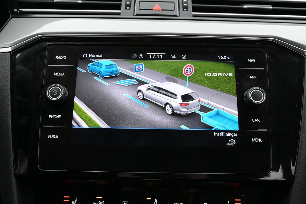 Volkswagen Passat Variant GTE Cockpit Drag Läder Elstol 360