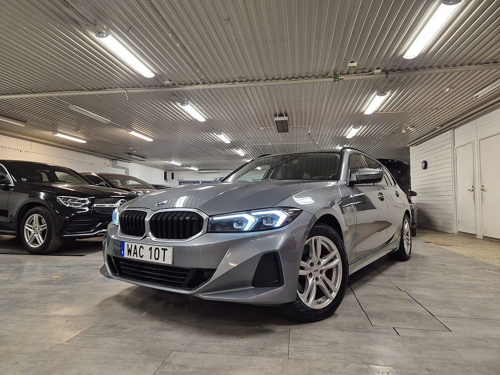 BMW 330e xDrive Touring Skinn Sport line / Navi /Kamera