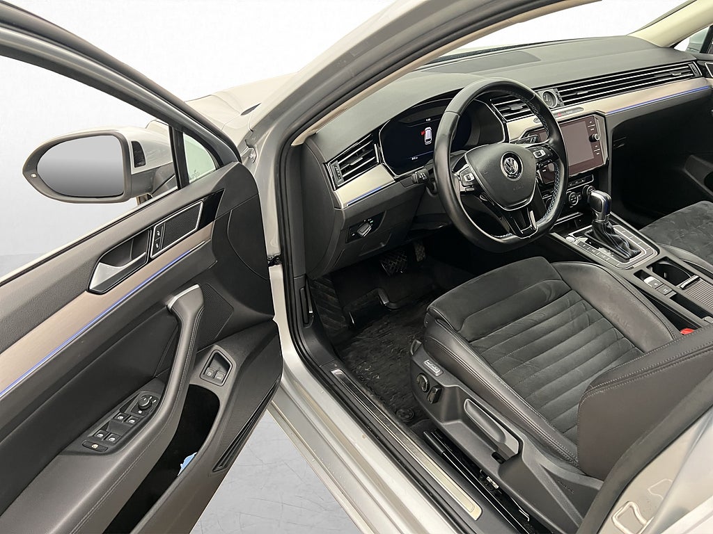 Volkswagen Passat GTE 1.4 TSI Cockpit Värmare Kamera Drag