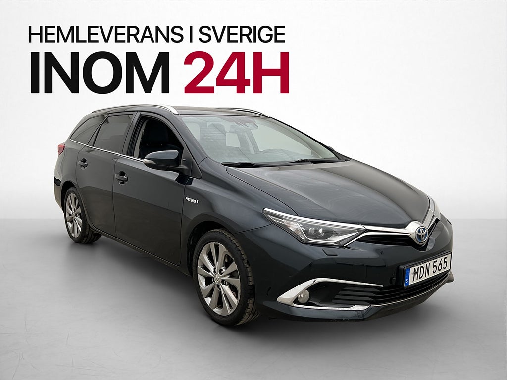 Toyota Auris Sports Hybrid Executive Pano Värmare Kamera