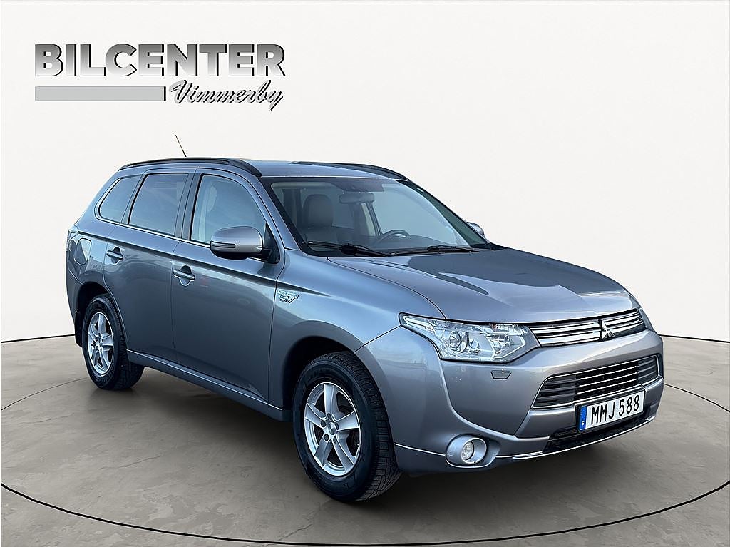 Mitsubishi Outlander PHEV CVT 203hk Drag B-kamera