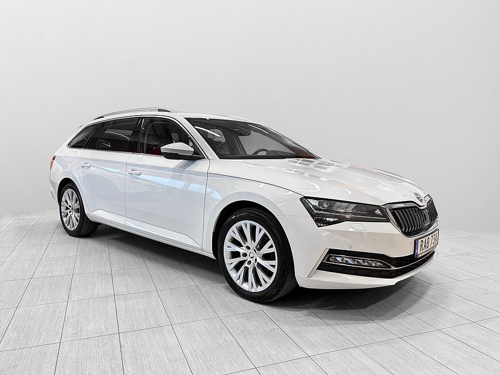 Skoda Superb iV Kombi 1.4 TSI iV Style Euro 6 -Värmare -Backkamera
