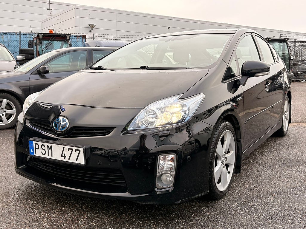 Toyota Prius 1.8 HSD Hybrid 136HK CVT Executive / Navi / Sollucka