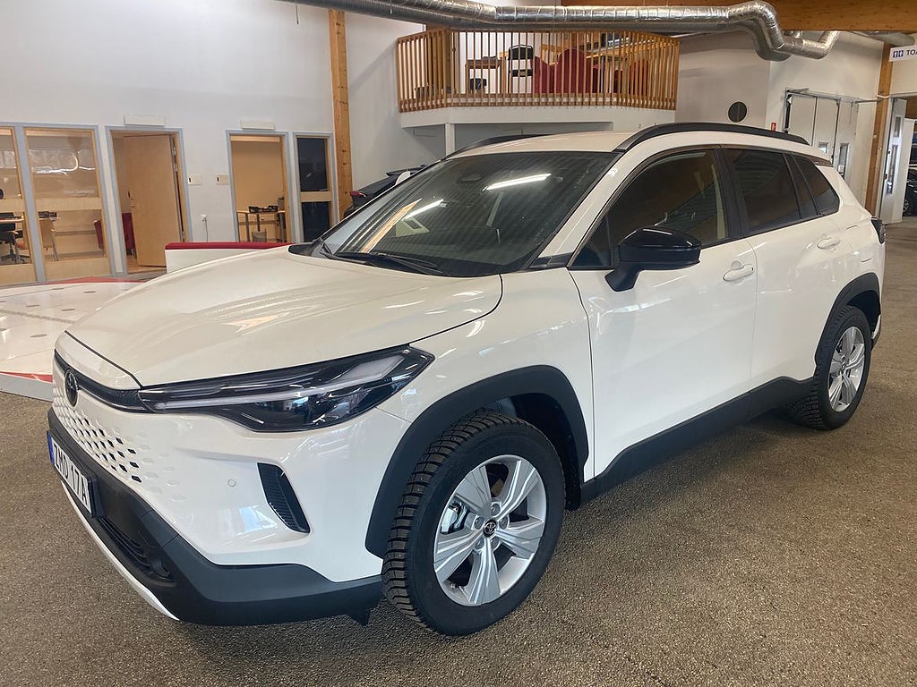 Toyota Corolla Cross Hybrid AWD-i 2,0 Style | Vinterhjul
