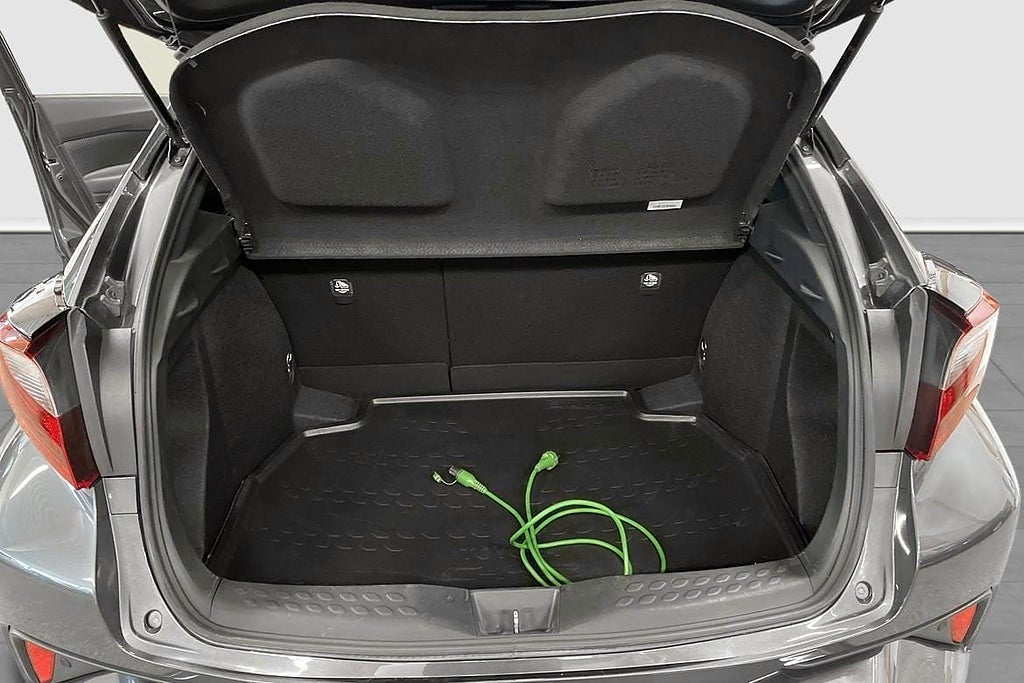 Toyota C-HR Hybrid 1,8 X-Edition | Vinterhjul | Motorvärmare