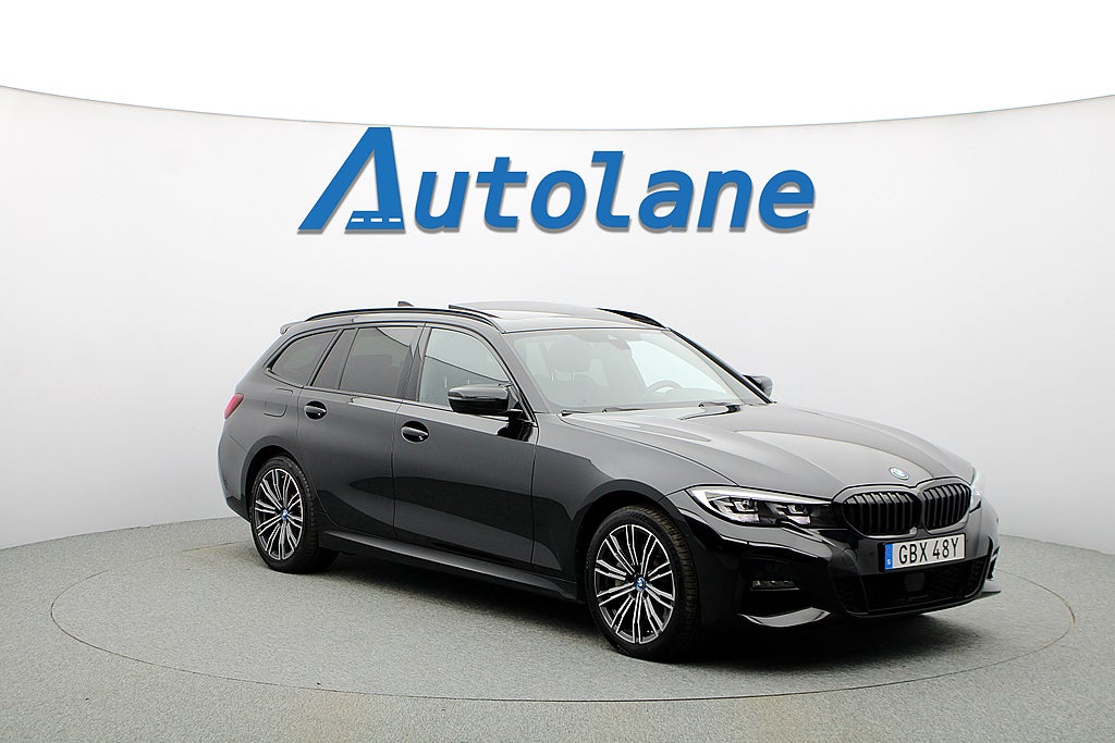 BMW 330e xDrive M Sport, Panorama, Dragkrok, Kamera, Skinn 292hk