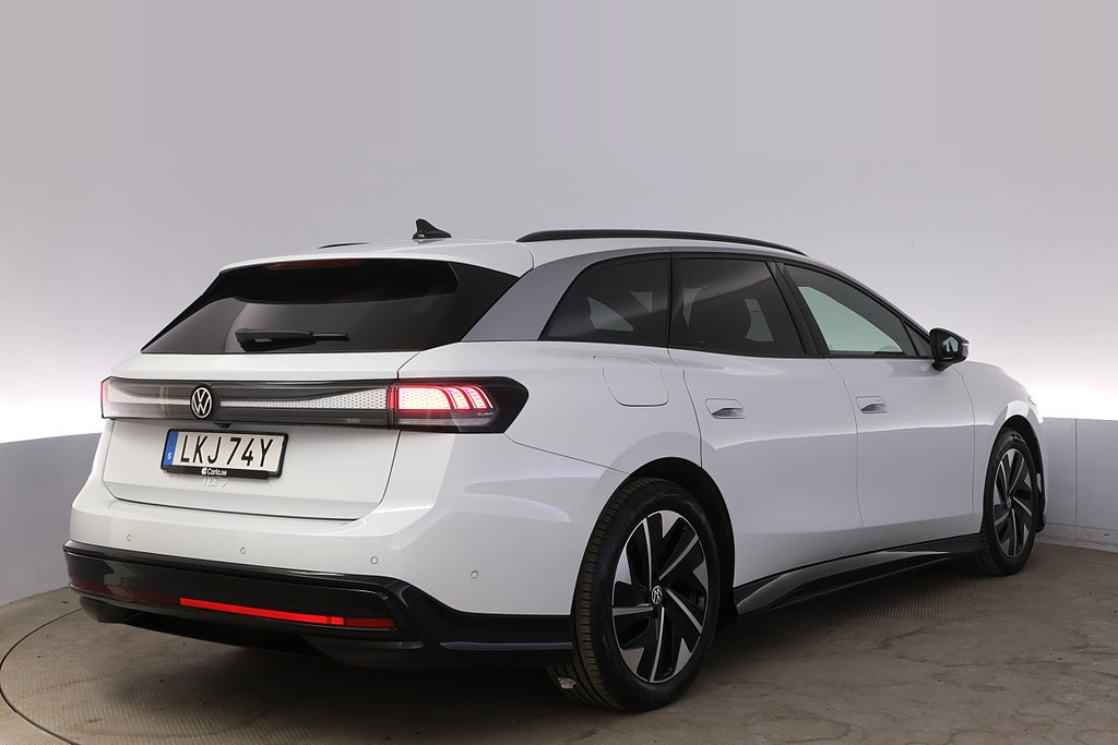 Volkswagen ID.7 Pro Tourer 360 HUD Elstol Massag Drag V-hjul