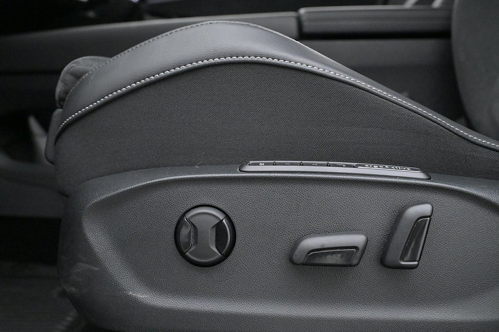 Volkswagen ID.7 Pro Tourer 360 HUD Elstol Massag Drag V-hjul