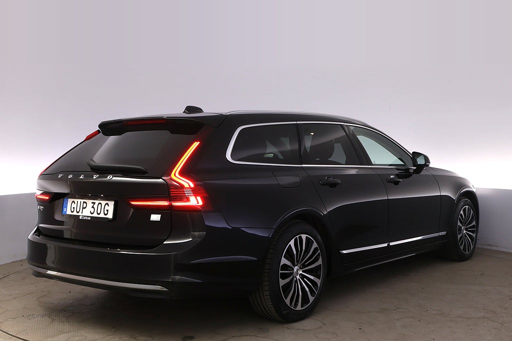 Volvo V90 Recharge T6 AWD Core Bright Läder Kamera BLIS