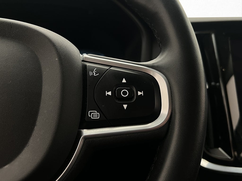 Volvo V60 Recharge T6 AWD Inscription Exp VOC Värm Drag MOMS