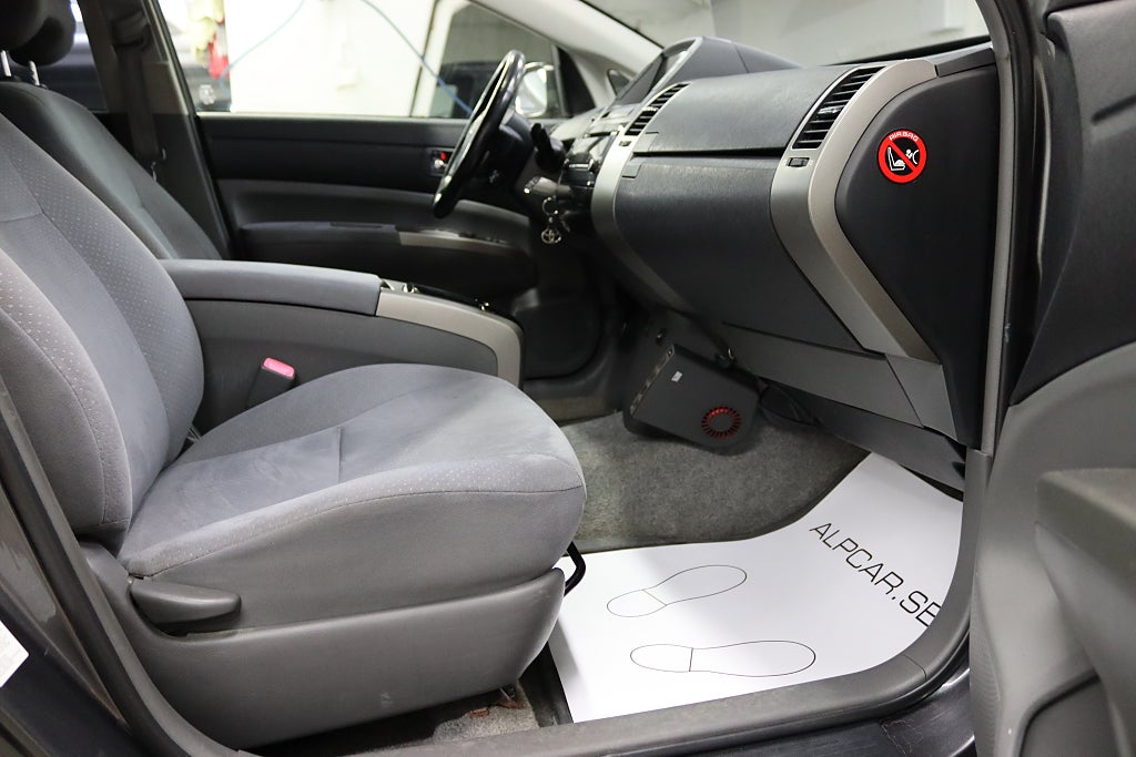 Toyota Prius 1.5 112HK GPS  KEYLESS V-HJUL MOTORLAMPA LYSER DÅ & DÅ