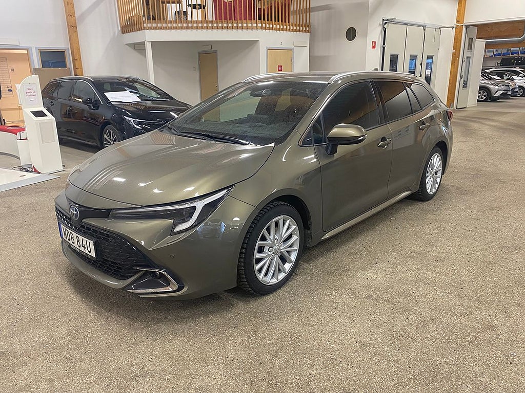 Toyota Corolla Touring Sports Hybrid 2,0 EXECUTIVE JBL | Vinterhjul, Bränslevär