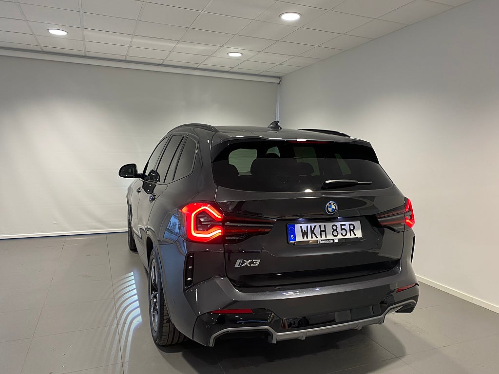 BMW iX3 Panorama Rattvärme Adaptiv Farthållare Drag