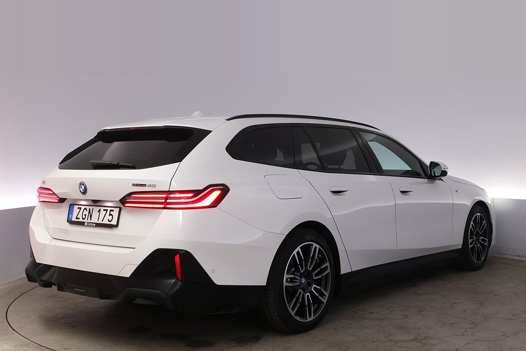 BMW i5 eDrive40 Touring M-Sport Drag BSM Kamera DA V-hjul