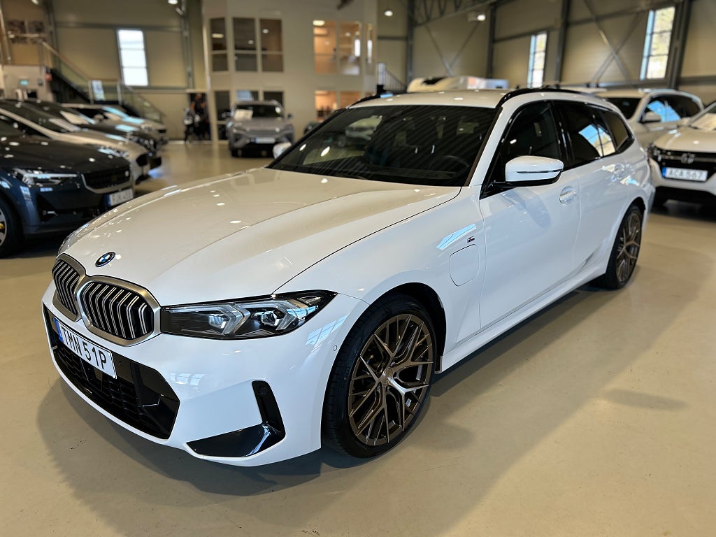 BMW 330e xDrive Touring Steptronic M Sport/Dragkrok /HUD/360kam