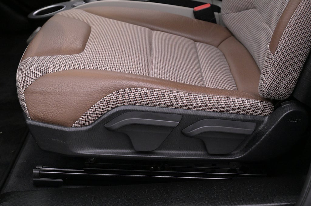 BMW i3s 120 Ah Charged Plus Driving Assistant+ Kamera Pano